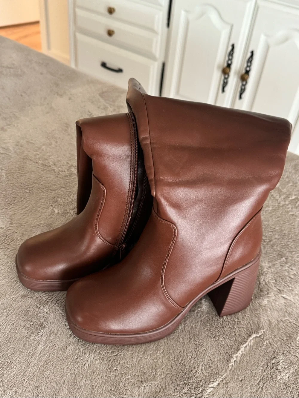 Women's Brown Knee-High Chunky Heel Boots